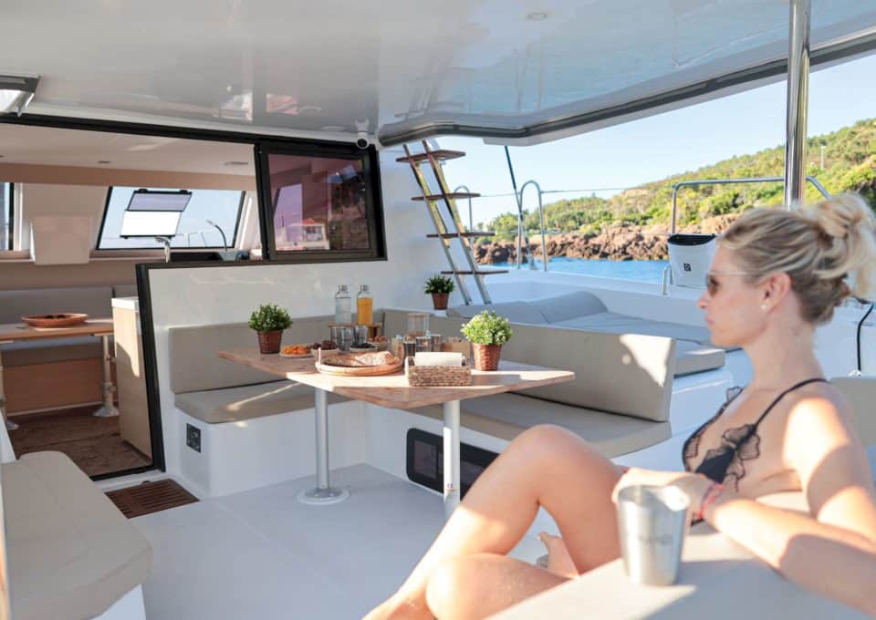 Day-charter-rental-maxi-catamaran-s-y-aventura-4