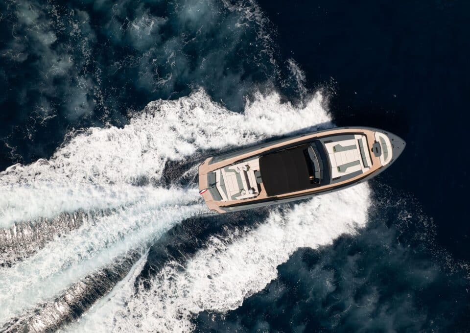 day-charter-yacht-rental-m-y-vanquish-54-open