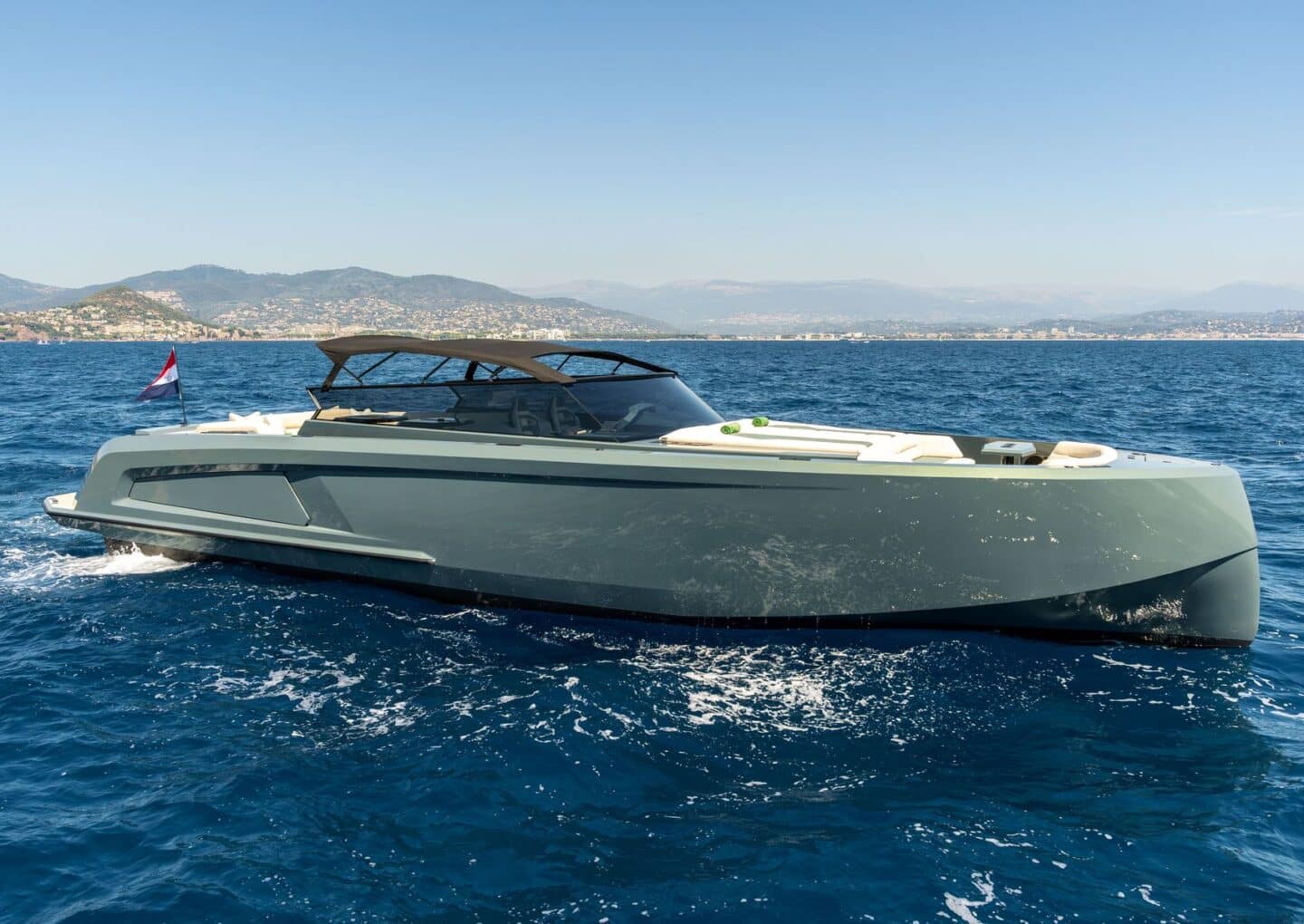 day-charter-yacht-rental-m-y-vanquish-54-open