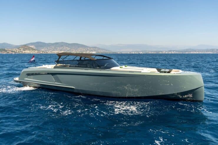 day-charter-yacht-rental-m-y-vanquish-54-open