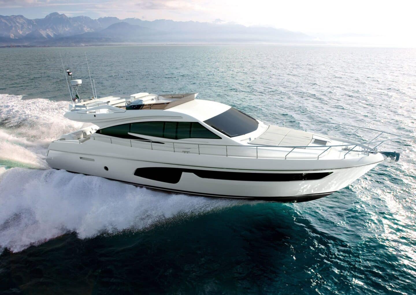 day-charter-yacht-rental-m-y-Ferretti-650