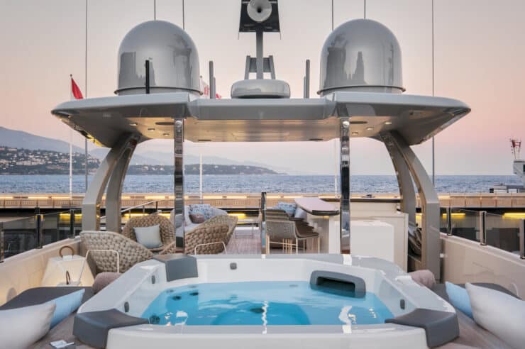 yacht-charter-m-y-bizman