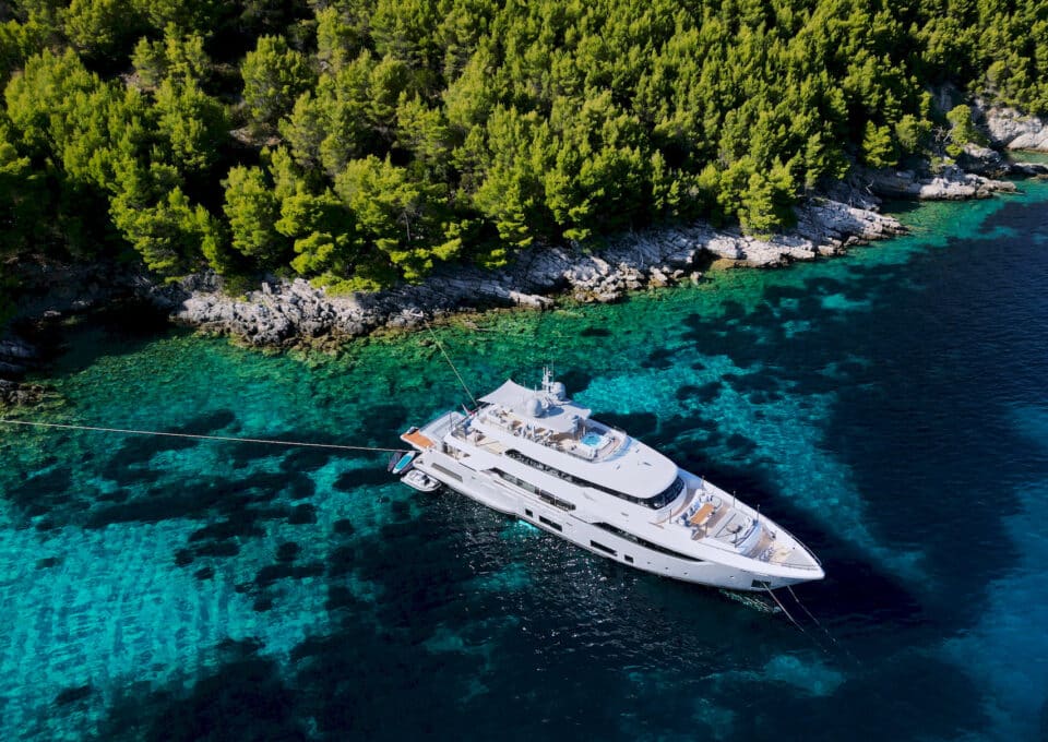 yacht-charter-m-y-bizman