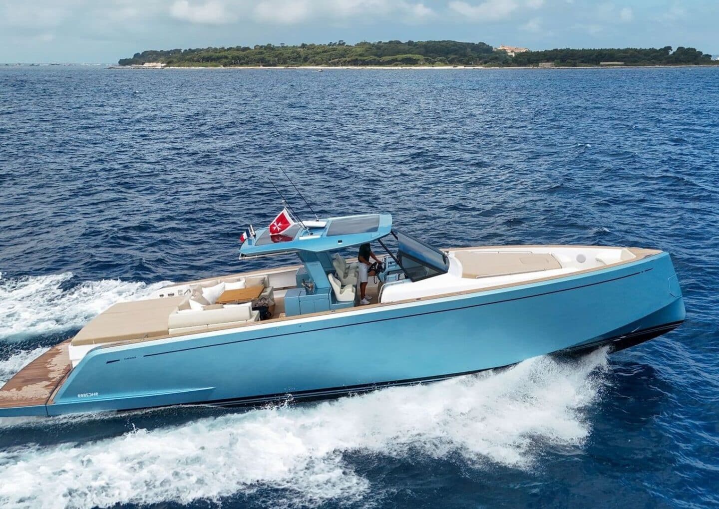 day-charter-yacht-rental-m-y-pardo-50-blue