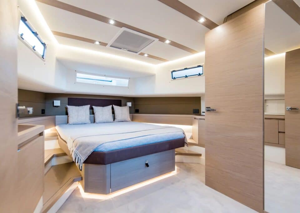 day-charter-yacht-rental-m-y-pardo-50-blue