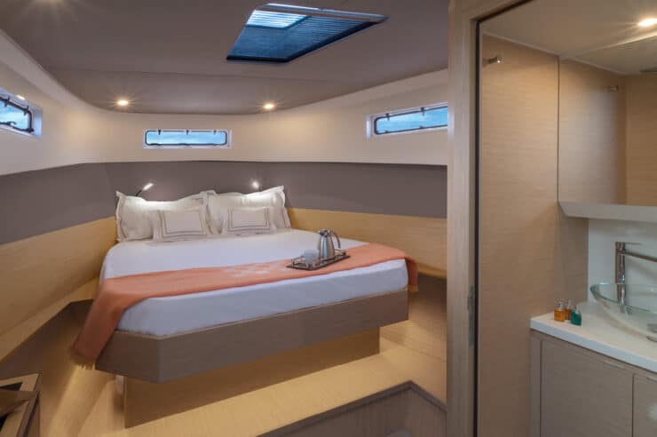 day-charter-yacht-rental-solaris40-open