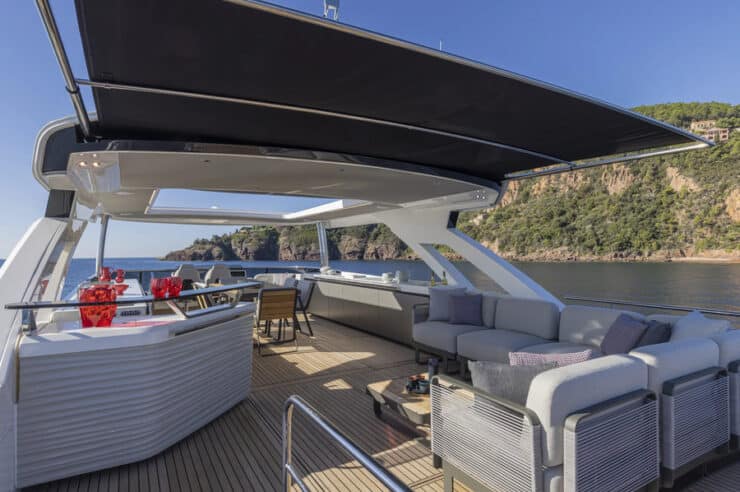 yacht-charter-M-Y-AZUR