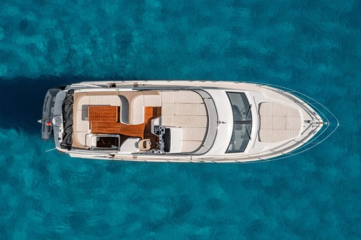 day-charter-yacht-rental-m-y-ABSOLUT-52-FLY-05